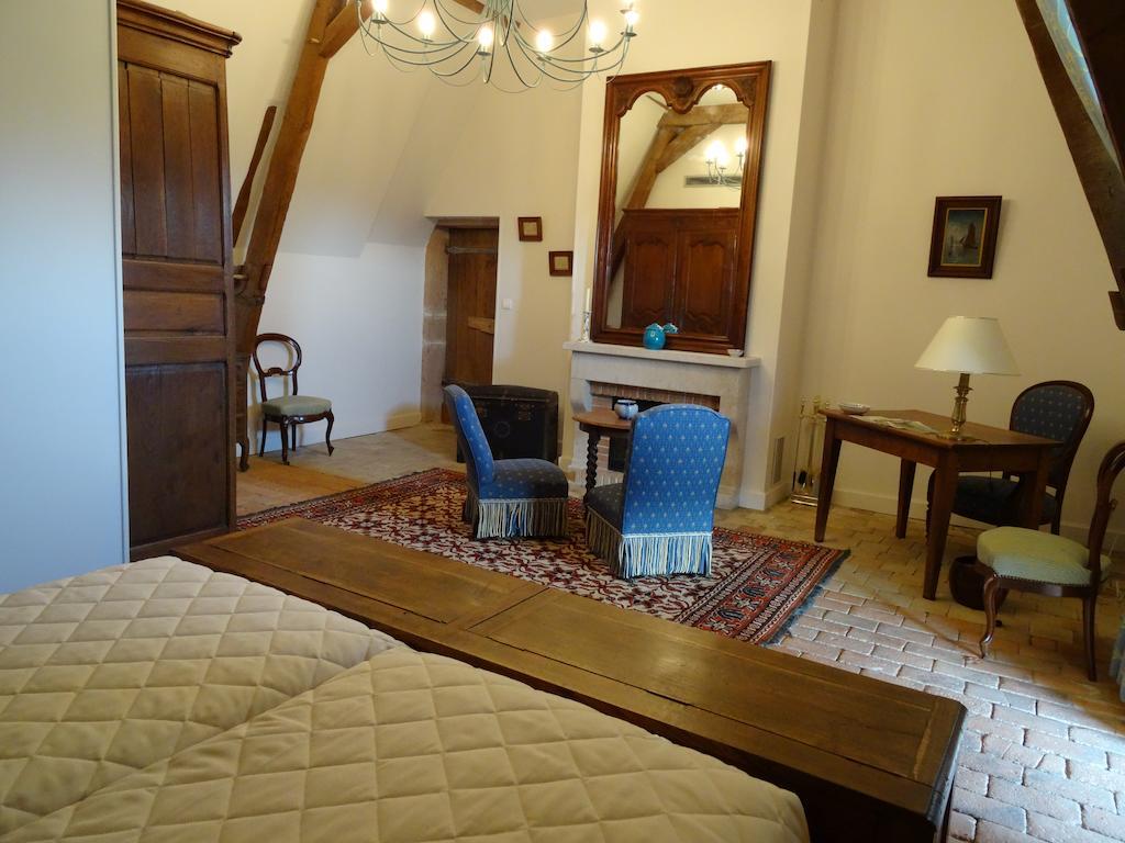 Gentilhommiere De Collonges Bed and Breakfast Prissé Rum bild