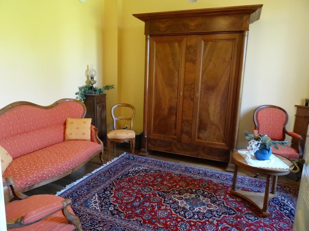 Gentilhommiere De Collonges Bed and Breakfast Prissé Exteriör bild